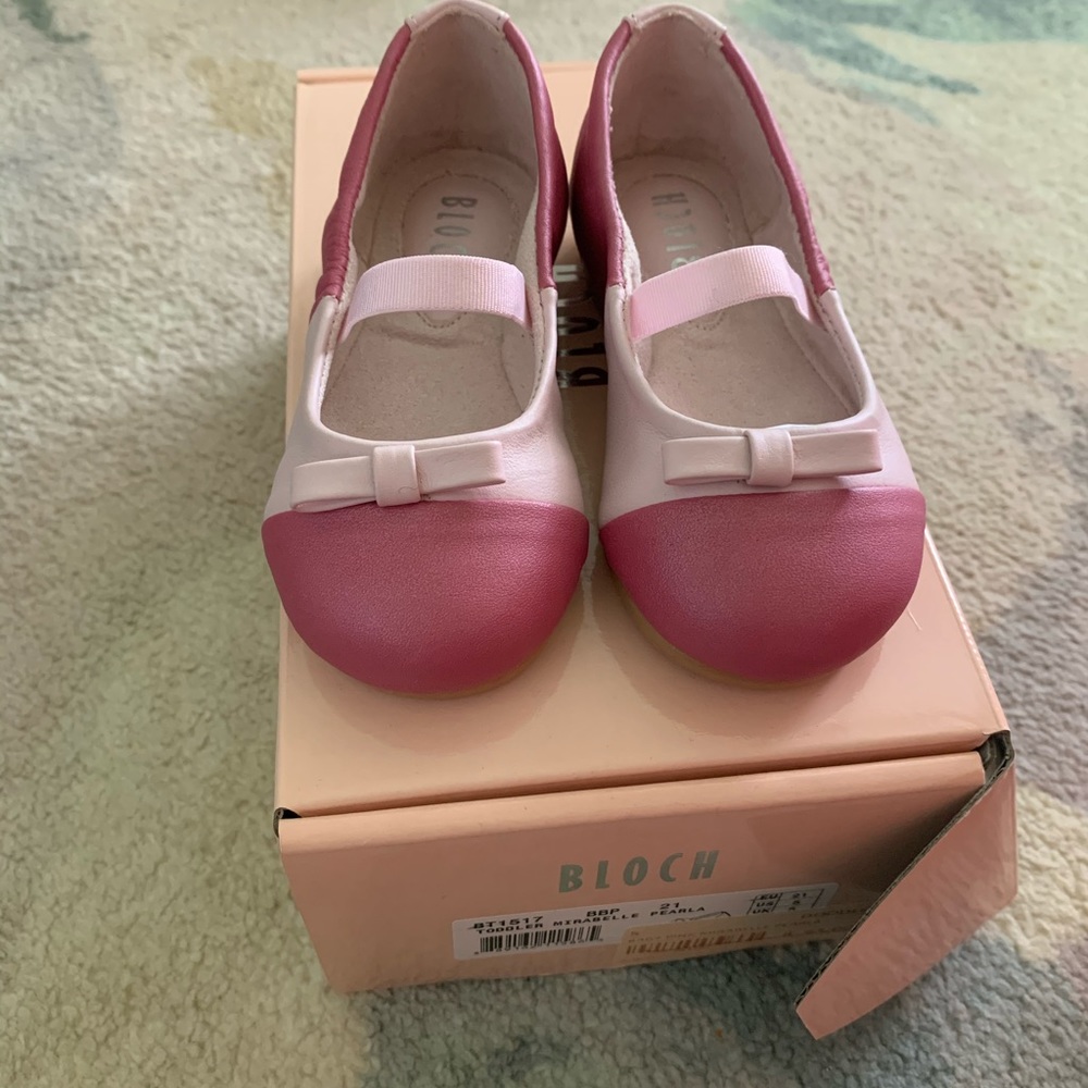 Baby Bloch cap toe ballet flats pink size 5